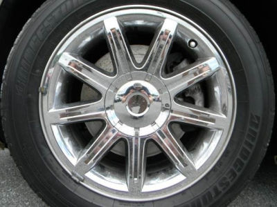 2006 Chrysler 300C  C -
   Cars.com </title>
   <meta name="title" content="2006 Chrysler 300C  C - Cars.com"/>
   <meta name="description" content="Listed on Cars.com