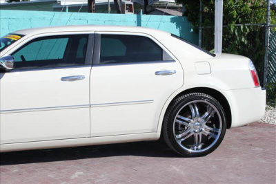 2007 Chrysler 300C  Base -
   Cars.com </title>
   <meta name="title" content="2007 Chrysler 300C  Base - Cars.com"/>
   <meta name="description" content="Listed on Cars.com
