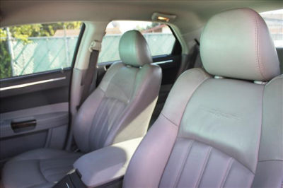 2007 Chrysler 300C  Base -
   Cars.com </title>
   <meta name="title" content="2007 Chrysler 300C  Base - Cars.com"/>
   <meta name="description" content="Listed on Cars.com