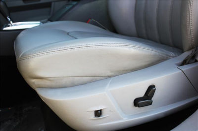 2007 Chrysler 300C  Base -
   Cars.com </title>
   <meta name="title" content="2007 Chrysler 300C  Base - Cars.com"/>
   <meta name="description" content="Listed on Cars.com