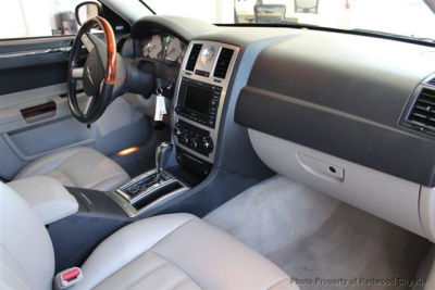 2005 Chrysler 300C  Base -
   Cars.com </title>
   <meta name="title" content="2005 Chrysler 300C  Base - Cars.com"/>
   <meta name="description" content="Listed on Cars.com