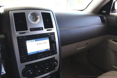 2005 Chrysler 300C  Base -
   Cars.com </title>
   <meta name="title" content="2005 Chrysler 300C  Base - Cars.com"/>
   <meta name="description" content="Listed on Cars.com