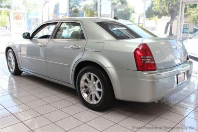 2005 Chrysler 300C  Base -
   Cars.com </title>
   <meta name="title" content="2005 Chrysler 300C  Base - Cars.com"/>
   <meta name="description" content="Listed on Cars.com