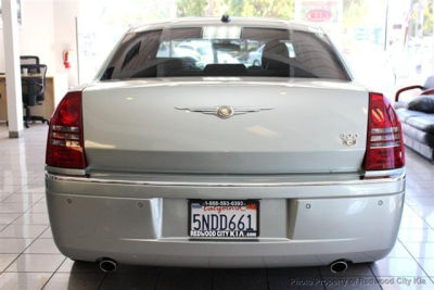 2005 Chrysler 300C  Base -
   Cars.com </title>
   <meta name="title" content="2005 Chrysler 300C  Base - Cars.com"/>
   <meta name="description" content="Listed on Cars.com