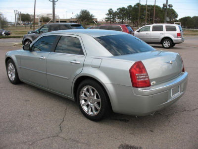2006 Chrysler 300C  C -
   Cars.com </title>
   <meta name="title" content="2006 Chrysler 300C  C - Cars.com"/>
   <meta name="description" content="Listed on Cars.com
