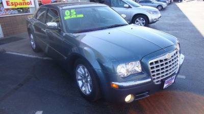 2005 Chrysler 300C  Base -
   Cars.com </title>
   <meta name="title" content="2005 Chrysler 300C  Base - Cars.com"/>
   <meta name="description" content="Listed on Cars.com