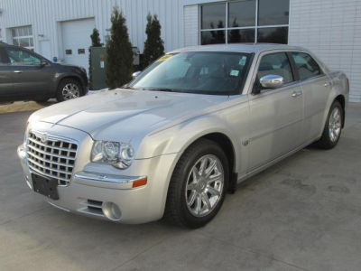 2006 Chrysler 300C  Base -
   Cars.com </title>
   <meta name="title" content="2006 Chrysler 300C  Base - Cars.com"/>
   <meta name="description" content="Listed on Cars.com