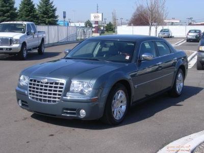 2006 Chrysler 300C  Base -
   Cars.com </title>
   <meta name="title" content="2006 Chrysler 300C  Base - Cars.com"/>
   <meta name="description" content="Listed on Cars.com