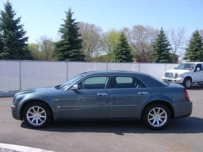 2006 Chrysler 300C  Base -
   Cars.com </title>
   <meta name="title" content="2006 Chrysler 300C  Base - Cars.com"/>
   <meta name="description" content="Listed on Cars.com