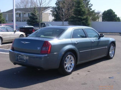 2006 Chrysler 300C  Base -
   Cars.com </title>
   <meta name="title" content="2006 Chrysler 300C  Base - Cars.com"/>
   <meta name="description" content="Listed on Cars.com