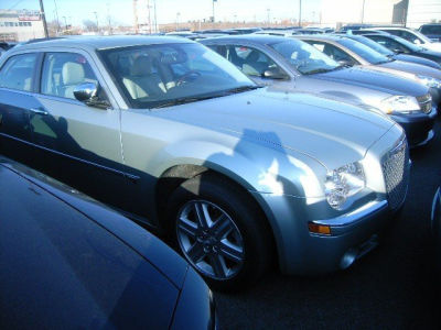2006 Chrysler 300C  Base -
   Cars.com </title>
   <meta name="title" content="2006 Chrysler 300C  Base - Cars.com"/>
   <meta name="description" content="Listed on Cars.com