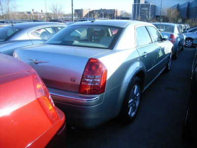 2006 Chrysler 300C  Base -
   Cars.com </title>
   <meta name="title" content="2006 Chrysler 300C  Base - Cars.com"/>
   <meta name="description" content="Listed on Cars.com