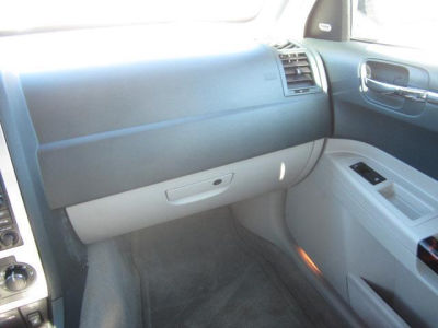 2006 Chrysler 300C  Base -
   Cars.com </title>
   <meta name="title" content="2006 Chrysler 300C  Base - Cars.com"/>
   <meta name="description" content="Listed on Cars.com