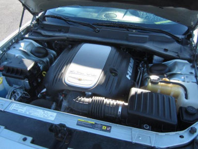 2006 Chrysler 300C  Base -
   Cars.com </title>
   <meta name="title" content="2006 Chrysler 300C  Base - Cars.com"/>
   <meta name="description" content="Listed on Cars.com