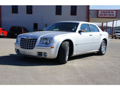 2005 Chrysler 300C  Base -
   Cars.com </title>
   <meta name="title" content="2005 Chrysler 300C  Base - Cars.com"/>
   <meta name="description" content="Listed on Cars.com