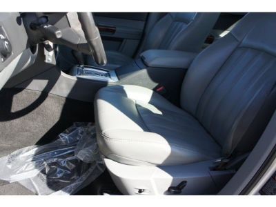 2005 Chrysler 300C  Base -
   Cars.com </title>
   <meta name="title" content="2005 Chrysler 300C  Base - Cars.com"/>
   <meta name="description" content="Listed on Cars.com