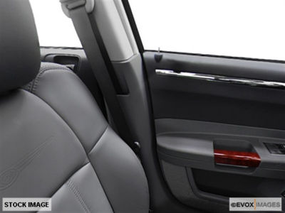 2005 Chrysler 300C  Base -
   Cars.com </title>
   <meta name="title" content="2005 Chrysler 300C  Base - Cars.com"/>
   <meta name="description" content="Listed on Cars.com