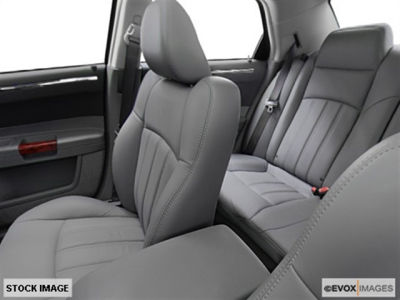 2005 Chrysler 300C  Base -
   Cars.com </title>
   <meta name="title" content="2005 Chrysler 300C  Base - Cars.com"/>
   <meta name="description" content="Listed on Cars.com