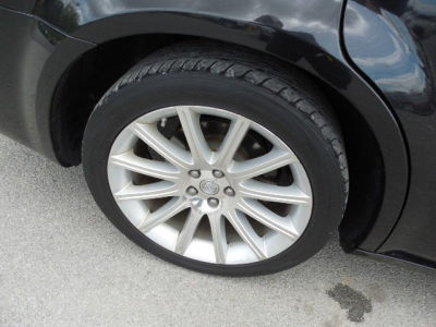 2007 Chrysler 300C  Base -
   Cars.com </title>
   <meta name="title" content="2007 Chrysler 300C  Base - Cars.com"/>
   <meta name="description" content="Listed on Cars.com