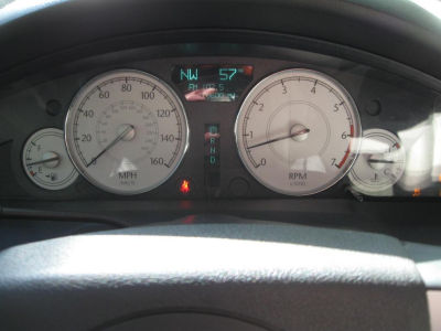 2007 Chrysler 300C  Base -
   Cars.com </title>
   <meta name="title" content="2007 Chrysler 300C  Base - Cars.com"/>
   <meta name="description" content="Listed on Cars.com