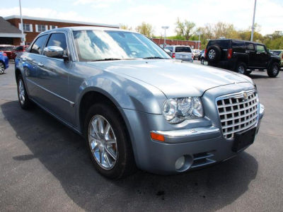 2007 Chrysler 300C  Base -
   Cars.com </title>
   <meta name="title" content="2007 Chrysler 300C  Base - Cars.com"/>
   <meta name="description" content="Listed on Cars.com