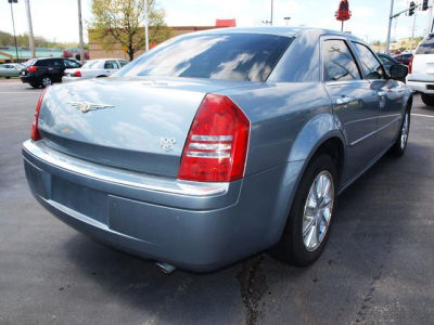 2007 Chrysler 300C  Base -
   Cars.com </title>
   <meta name="title" content="2007 Chrysler 300C  Base - Cars.com"/>
   <meta name="description" content="Listed on Cars.com