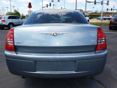 2007 Chrysler 300C  Base -
   Cars.com </title>
   <meta name="title" content="2007 Chrysler 300C  Base - Cars.com"/>
   <meta name="description" content="Listed on Cars.com