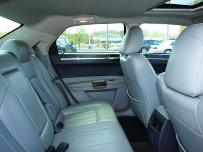 2007 Chrysler 300C  Base -
   Cars.com </title>
   <meta name="title" content="2007 Chrysler 300C  Base - Cars.com"/>
   <meta name="description" content="Listed on Cars.com