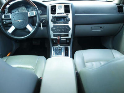 2007 Chrysler 300C  Base -
   Cars.com </title>
   <meta name="title" content="2007 Chrysler 300C  Base - Cars.com"/>
   <meta name="description" content="Listed on Cars.com