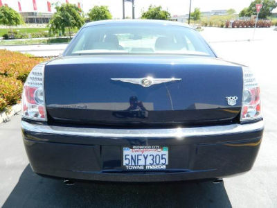 2006 Chrysler 300C  Base -
   Cars.com </title>
   <meta name="title" content="2006 Chrysler 300C  Base - Cars.com"/>
   <meta name="description" content="Listed on Cars.com