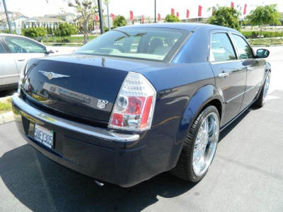 2006 Chrysler 300C  Base -
   Cars.com </title>
   <meta name="title" content="2006 Chrysler 300C  Base - Cars.com"/>
   <meta name="description" content="Listed on Cars.com