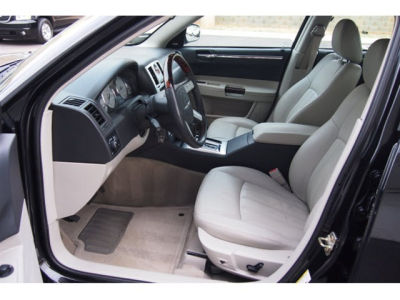 2006 Chrysler 300C  Base -
   Cars.com </title>
   <meta name="title" content="2006 Chrysler 300C  Base - Cars.com"/>
   <meta name="description" content="Listed on Cars.com