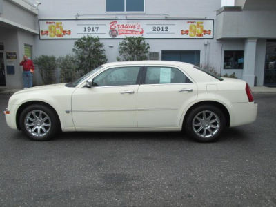 2005 Chrysler 300C  Base -
   Cars.com </title>
   <meta name="title" content="2005 Chrysler 300C  Base - Cars.com"/>
   <meta name="description" content="Listed on Cars.com