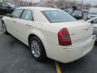 2005 Chrysler 300C  Base -
   Cars.com </title>
   <meta name="title" content="2005 Chrysler 300C  Base - Cars.com"/>
   <meta name="description" content="Listed on Cars.com