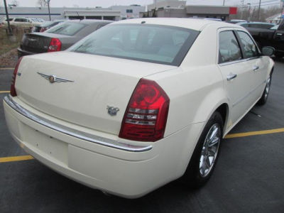 2005 Chrysler 300C  Base -
   Cars.com </title>
   <meta name="title" content="2005 Chrysler 300C  Base - Cars.com"/>
   <meta name="description" content="Listed on Cars.com