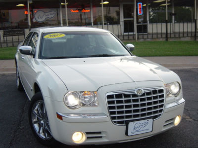 2007 Chrysler 300C  Base -
   Cars.com </title>
   <meta name="title" content="2007 Chrysler 300C  Base - Cars.com"/>
   <meta name="description" content="Listed on Cars.com