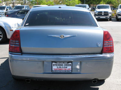 2006 Chrysler 300C  Base -
   Cars.com </title>
   <meta name="title" content="2006 Chrysler 300C  Base - Cars.com"/>
   <meta name="description" content="Listed on Cars.com