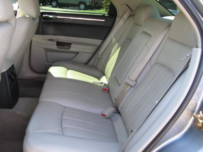 2006 Chrysler 300C  Base -
   Cars.com </title>
   <meta name="title" content="2006 Chrysler 300C  Base - Cars.com"/>
   <meta name="description" content="Listed on Cars.com