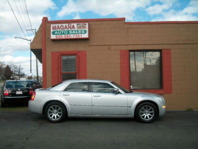 2005 Chrysler 300C  Base -
   Cars.com </title>
   <meta name="title" content="2005 Chrysler 300C  Base - Cars.com"/>
   <meta name="description" content="Listed on Cars.com