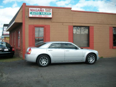 2005 Chrysler 300C  Base -
   Cars.com </title>
   <meta name="title" content="2005 Chrysler 300C  Base - Cars.com"/>
   <meta name="description" content="Listed on Cars.com