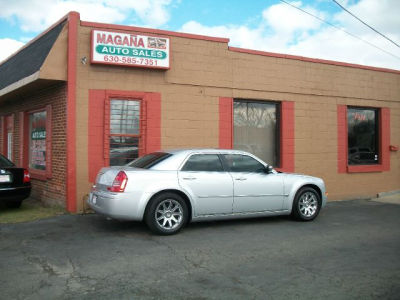 2005 Chrysler 300C  Base -
   Cars.com </title>
   <meta name="title" content="2005 Chrysler 300C  Base - Cars.com"/>
   <meta name="description" content="Listed on Cars.com