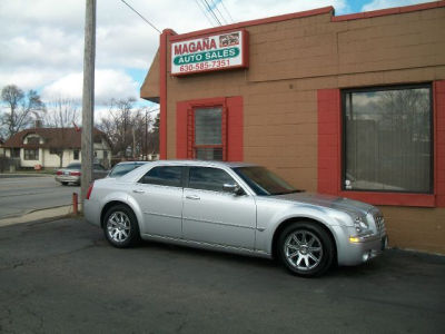 2005 Chrysler 300C  Base -
   Cars.com </title>
   <meta name="title" content="2005 Chrysler 300C  Base - Cars.com"/>
   <meta name="description" content="Listed on Cars.com