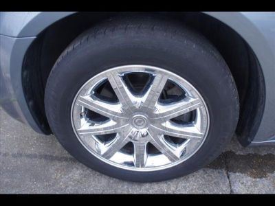 2007 Chrysler 300C  Base -
   Cars.com </title>
   <meta name="title" content="2007 Chrysler 300C  Base - Cars.com"/>
   <meta name="description" content="Listed on Cars.com