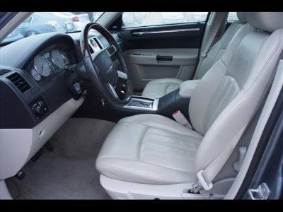 2007 Chrysler 300C  Base -
   Cars.com </title>
   <meta name="title" content="2007 Chrysler 300C  Base - Cars.com"/>
   <meta name="description" content="Listed on Cars.com