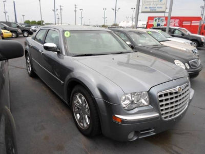 2006 Chrysler 300C  Base -
   Cars.com </title>
   <meta name="title" content="2006 Chrysler 300C  Base - Cars.com"/>
   <meta name="description" content="Listed on Cars.com