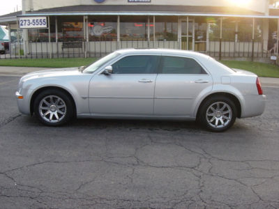 2006 Chrysler 300C  Base -
   Cars.com </title>
   <meta name="title" content="2006 Chrysler 300C  Base - Cars.com"/>
   <meta name="description" content="Listed on Cars.com