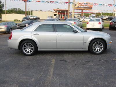 2006 Chrysler 300C  Base -
   Cars.com </title>
   <meta name="title" content="2006 Chrysler 300C  Base - Cars.com"/>
   <meta name="description" content="Listed on Cars.com