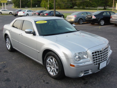 2006 Chrysler 300C  Base -
   Cars.com </title>
   <meta name="title" content="2006 Chrysler 300C  Base - Cars.com"/>
   <meta name="description" content="Listed on Cars.com