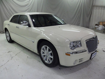 2007 Chrysler 300C  Base -
   Cars.com </title>
   <meta name="title" content="2007 Chrysler 300C  Base - Cars.com"/>
   <meta name="description" content="Listed on Cars.com
