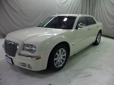2007 Chrysler 300C  Base -
   Cars.com </title>
   <meta name="title" content="2007 Chrysler 300C  Base - Cars.com"/>
   <meta name="description" content="Listed on Cars.com
